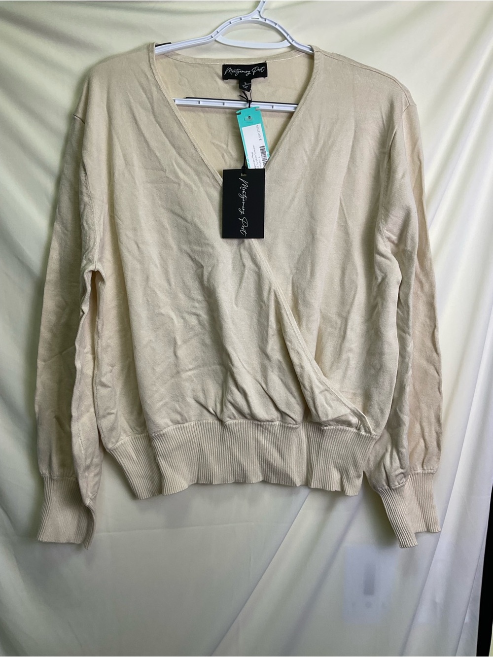 Montgomery Pist Blythe Surplice Sweater - Cream